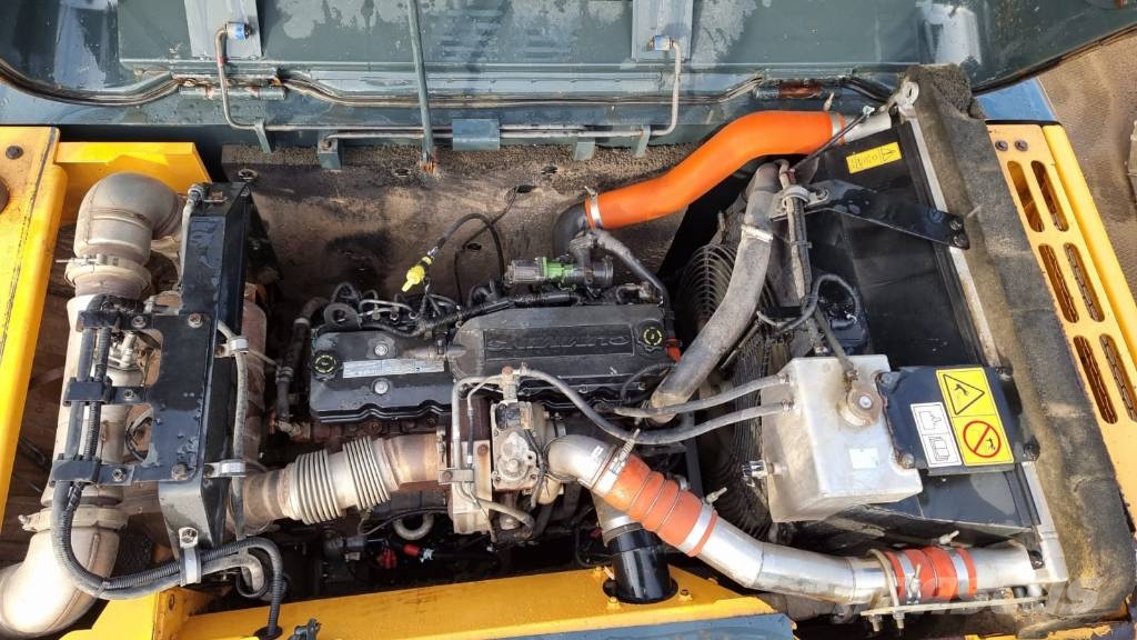 Hyundai HX 220 L Vikšriniai ekskavatoriai