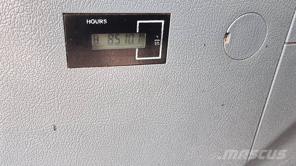 Hyundai HX 220 L Vikšriniai ekskavatoriai