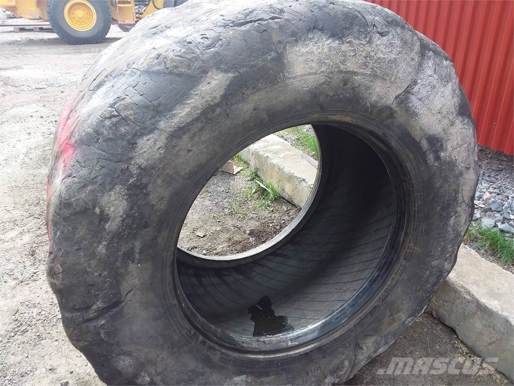 Trelleborg Twin 428 700/50x30,5 Used/Beg Гуми