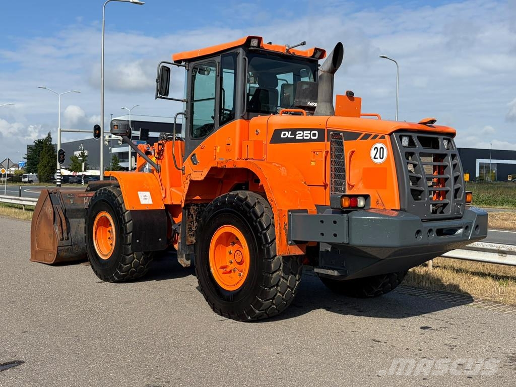 Doosan DL250-3 Læssemaskiner på hjul