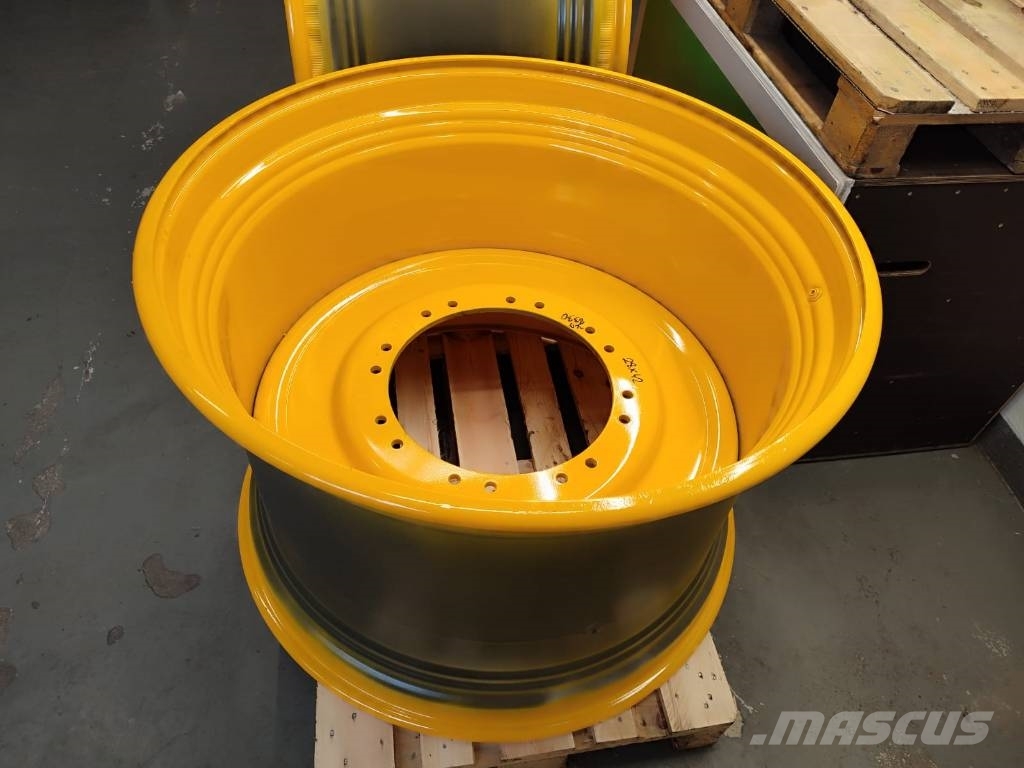 JCB Fastrac 8330 rim 28x42 Reifen
