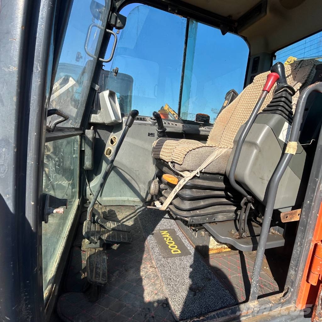 Doosan DX 60 حفارات زحافة
