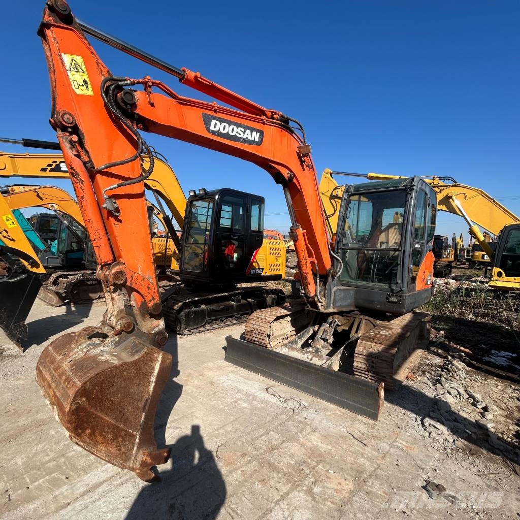 Doosan DX 60 حفارات زحافة