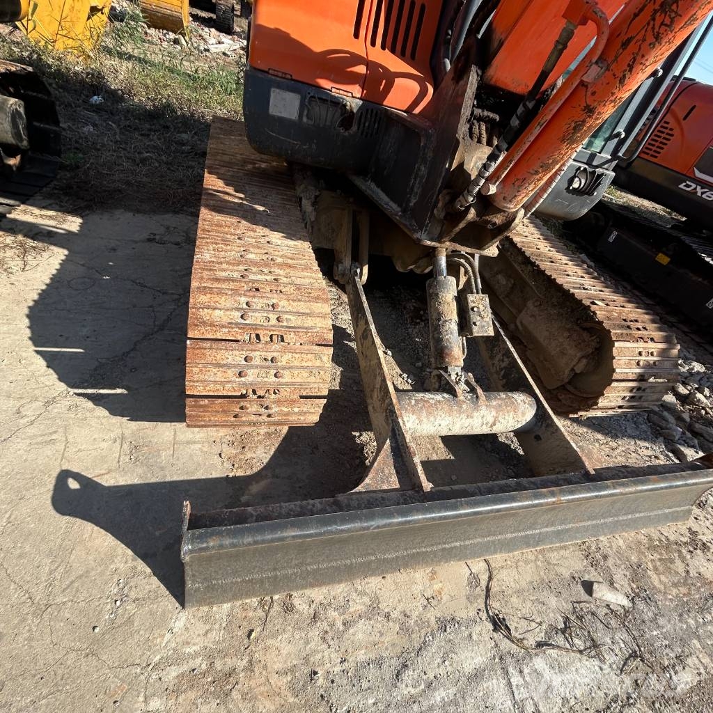 Doosan DX 60 حفارات زحافة