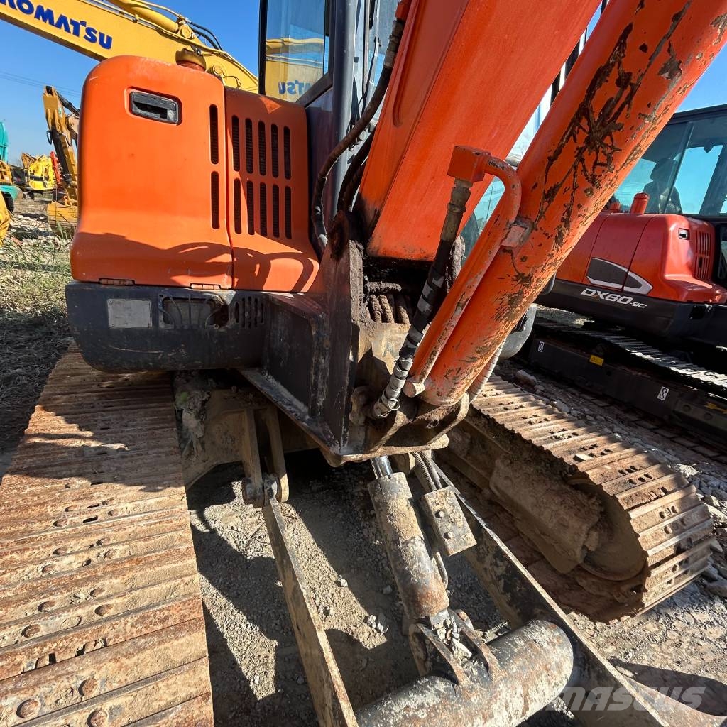 Doosan DX 60 حفارات زحافة