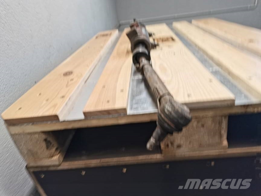 Massey Ferguson 3070 {piston turning Boom I dipper ruke