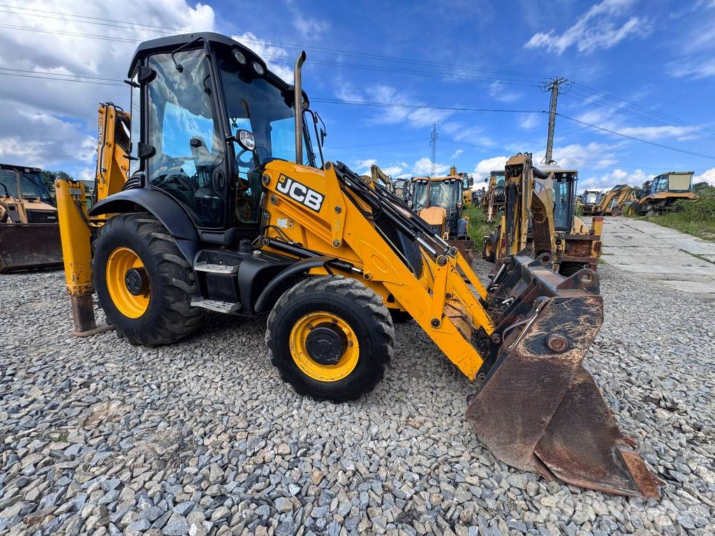 JCB 3 CX Kaivurikuormaajat