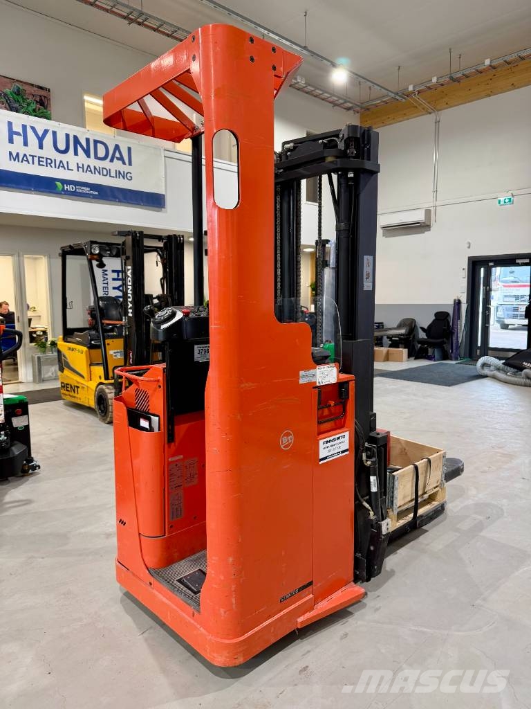 BT SSE160L Pedestrian stacker