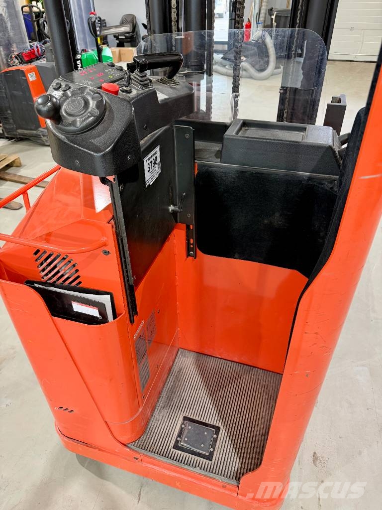 BT SSE160L Pedestrian stacker