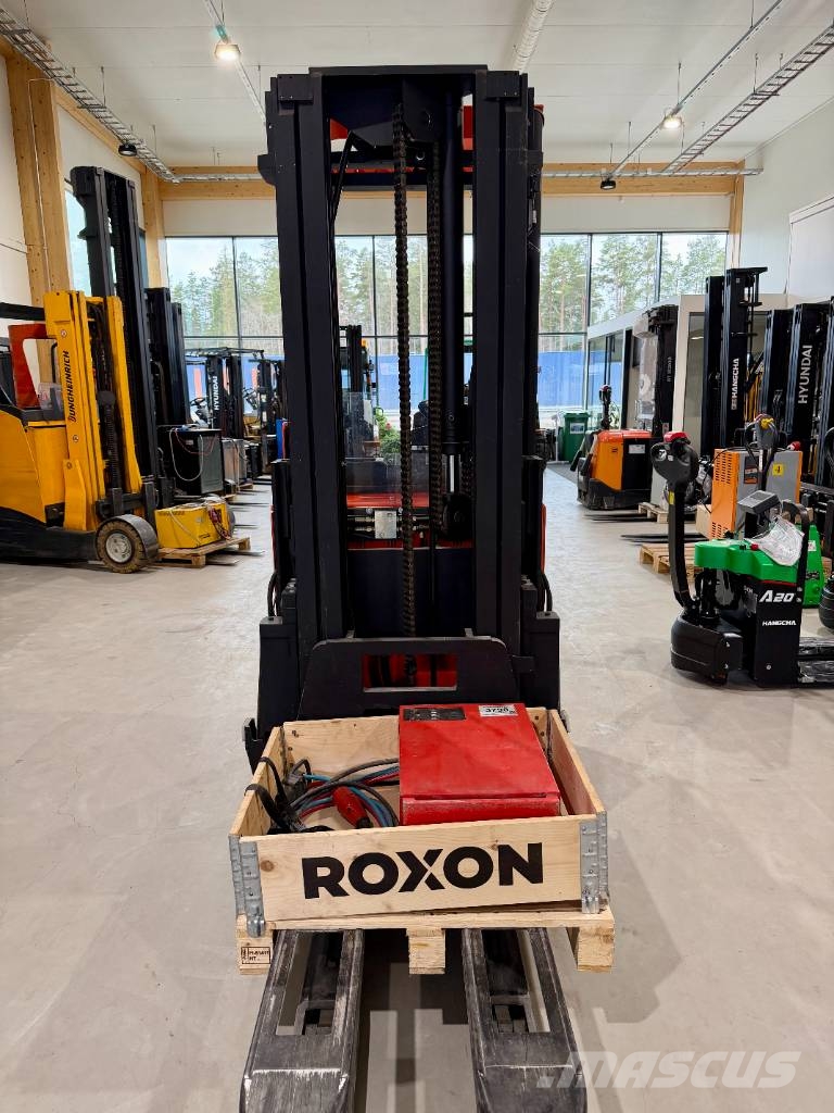 BT SSE160L Pedestrian stacker