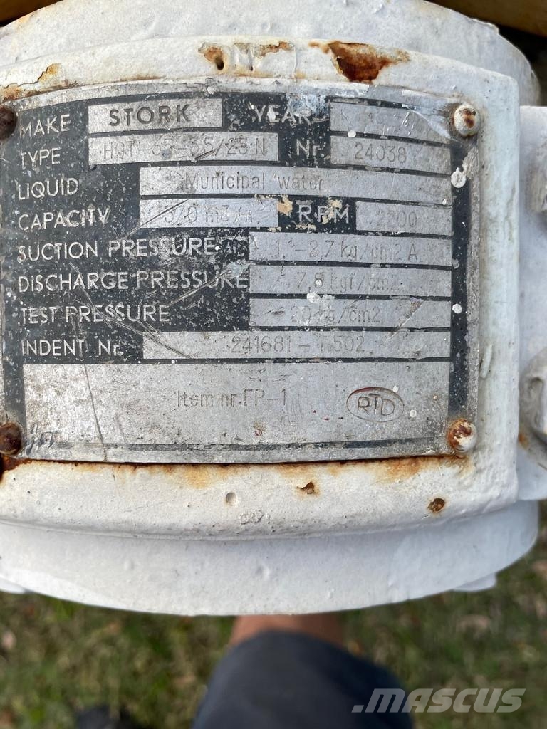 MWM D232 V12 PUMP USED Waterpompen