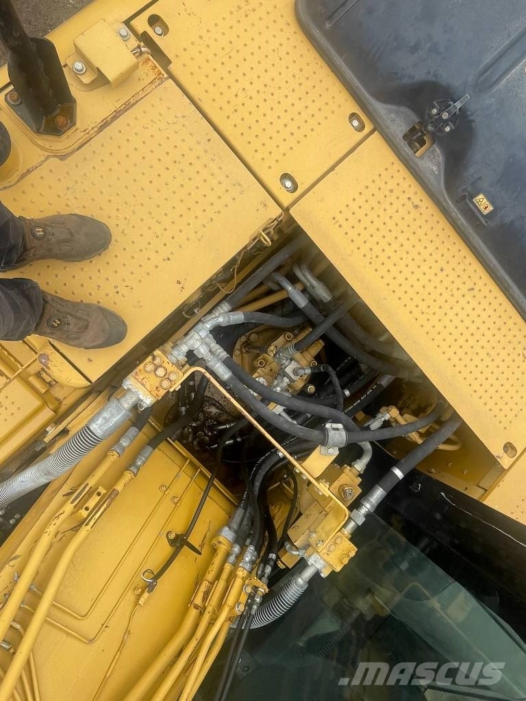 CAT 320 D Rupsgraafmachines
