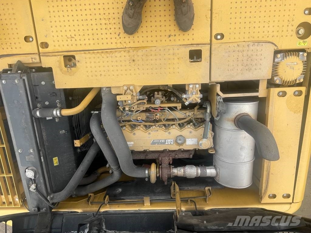 CAT 320 D Rupsgraafmachines