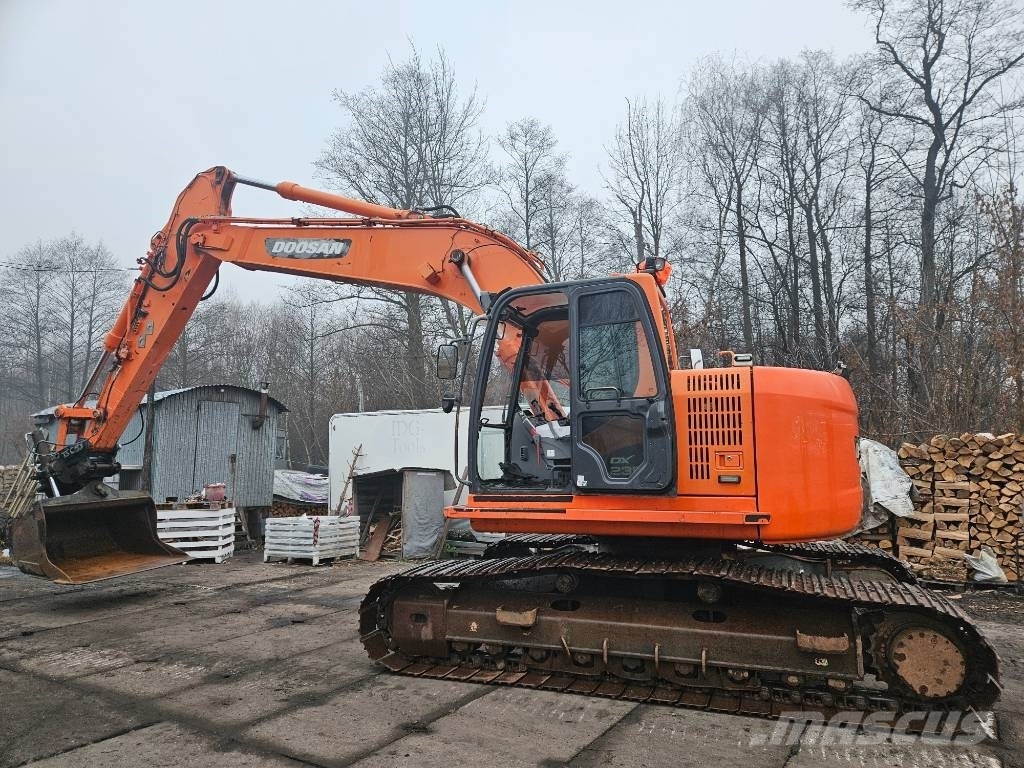 Doosan DX 235 LCR Excavadoras sobre orugas