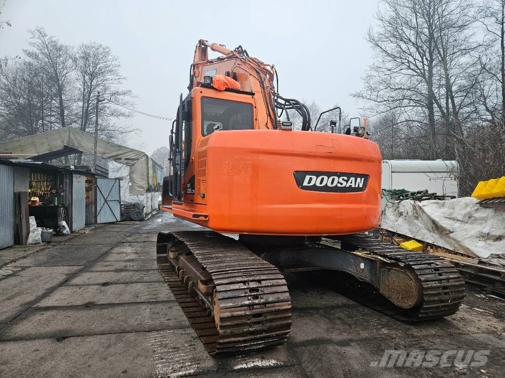 Doosan DX 235 LCR Excavadoras sobre orugas
