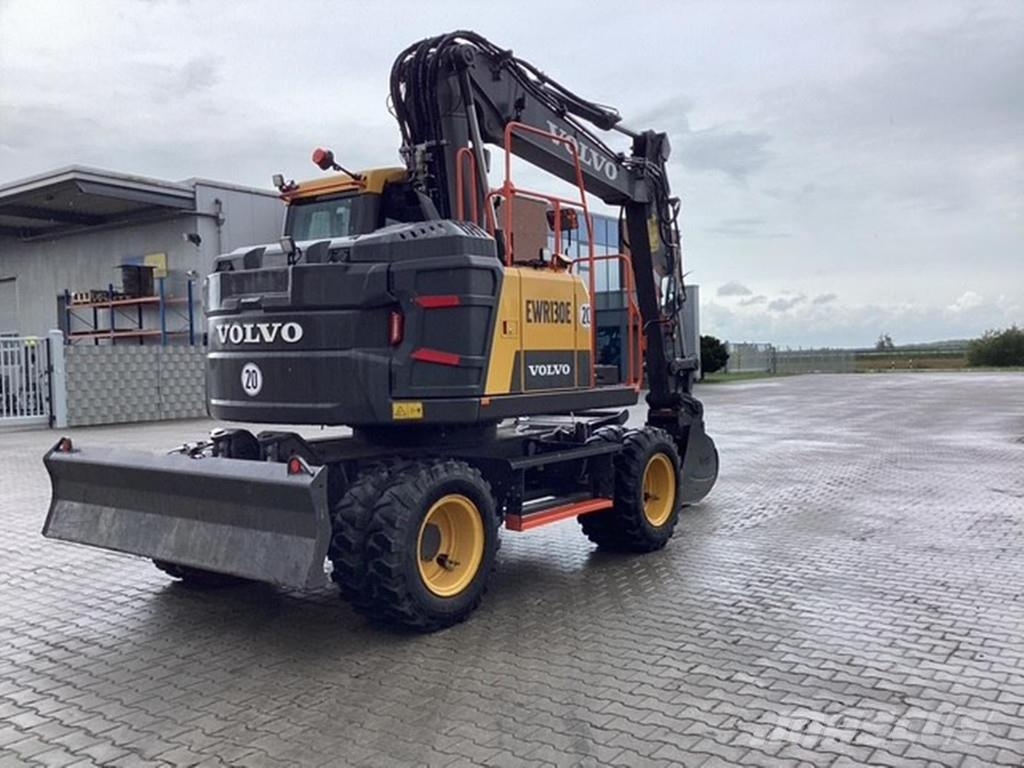 Volvo EWR 130 E Wielgraafmachines