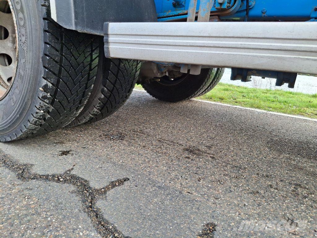 Renault MIDLUM 280DXI شاحنات ذات صهاريج