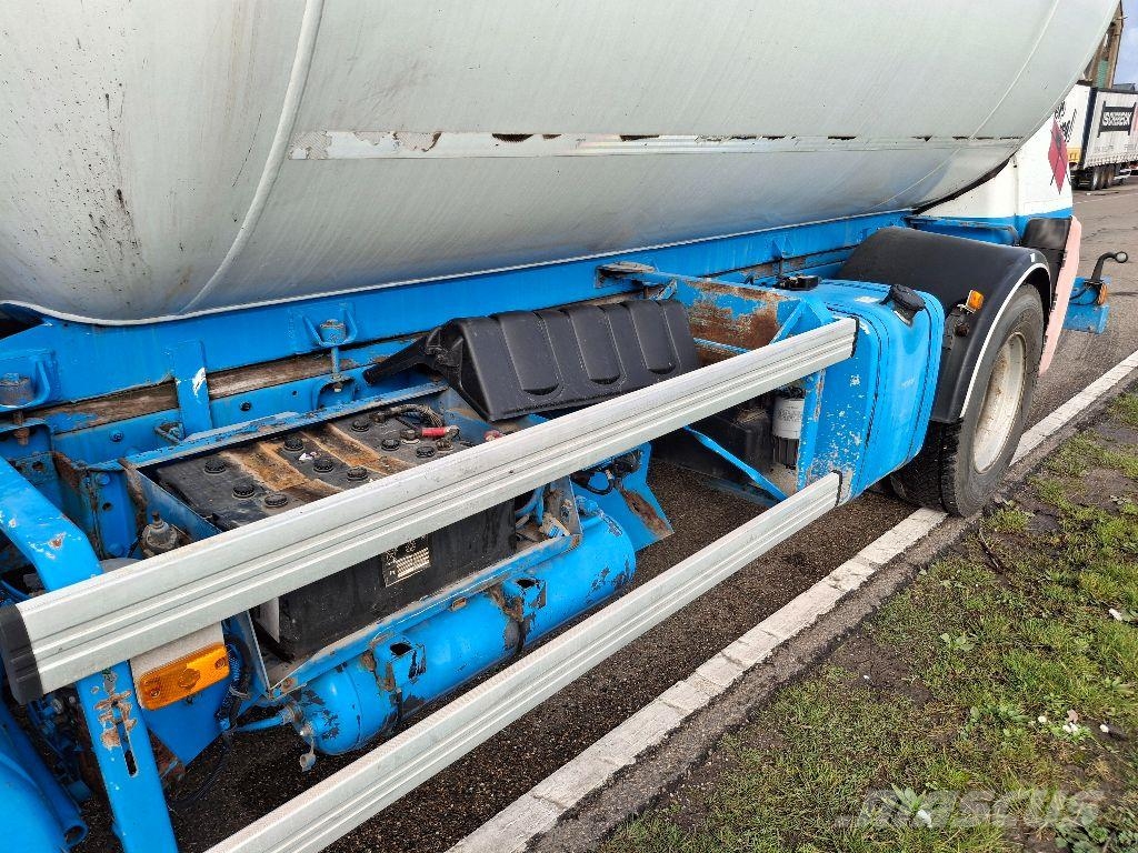 Renault MIDLUM 280DXI شاحنات ذات صهاريج