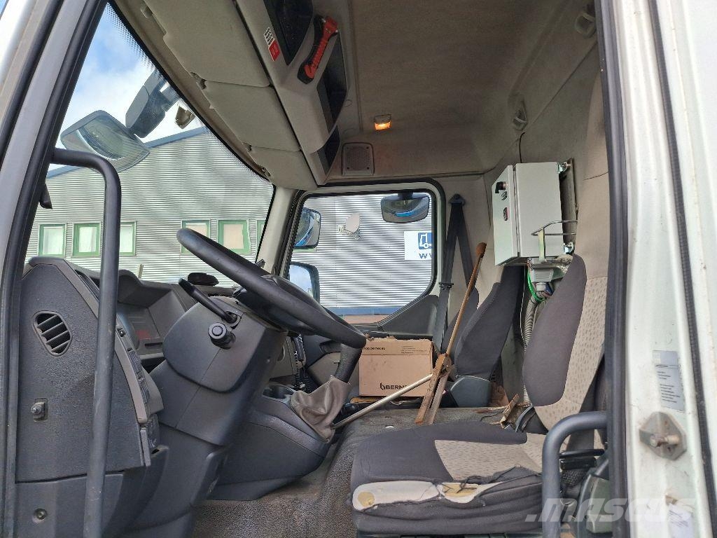Renault MIDLUM 280DXI شاحنات ذات صهاريج