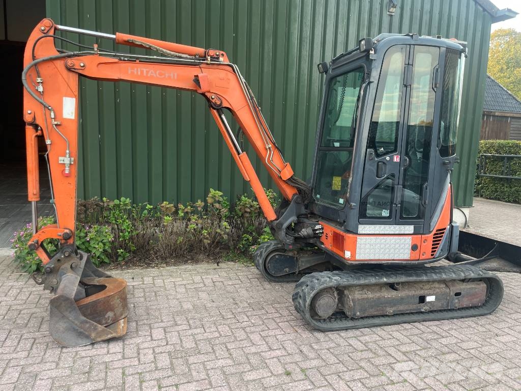 Hitachi ZX 30 U-2 3250kg ミニ油圧ショベル 7t以下（ミニユンボ・ミニディガー）