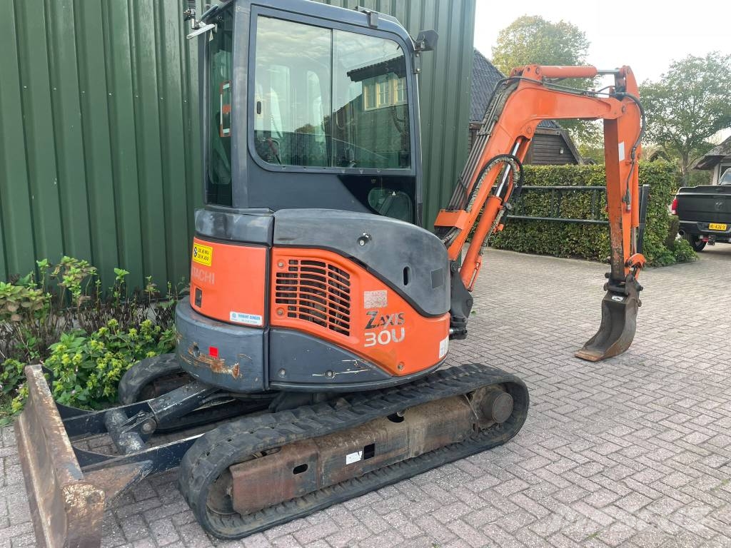 Hitachi ZX 30 U-2 3250kg Mini rýpadla < 7t