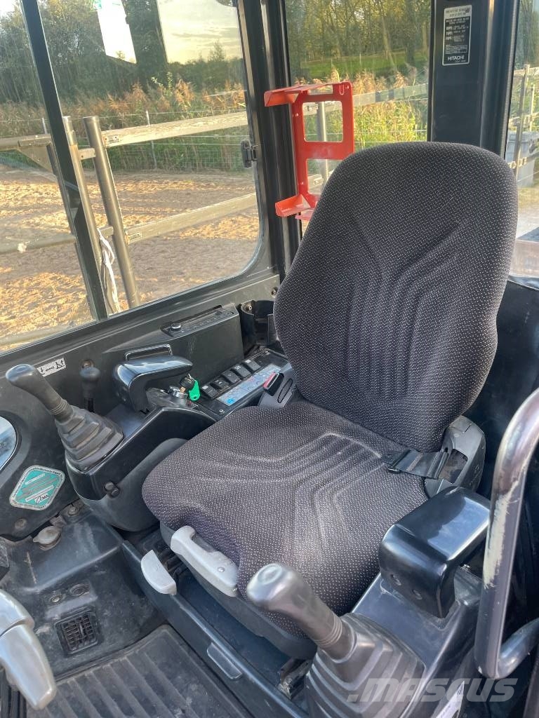 Hitachi ZX 30 U-2 3250kg ミニ油圧ショベル 7t以下（ミニユンボ・ミニディガー）