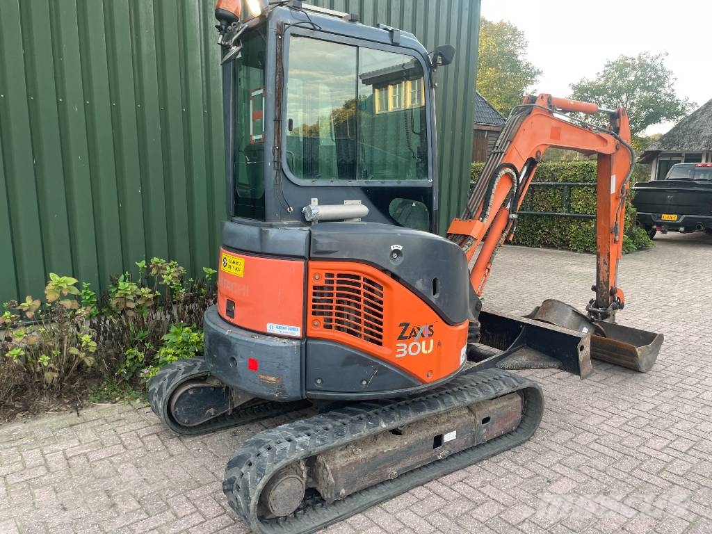 Hitachi ZX 30 U-2 3250kg ミニ油圧ショベル 7t以下（ミニユンボ・ミニディガー）