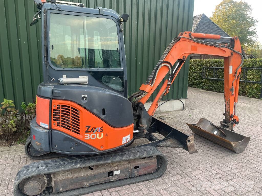 Hitachi ZX 30 U-2 3250kg ミニ油圧ショベル 7t以下（ミニユンボ・ミニディガー）