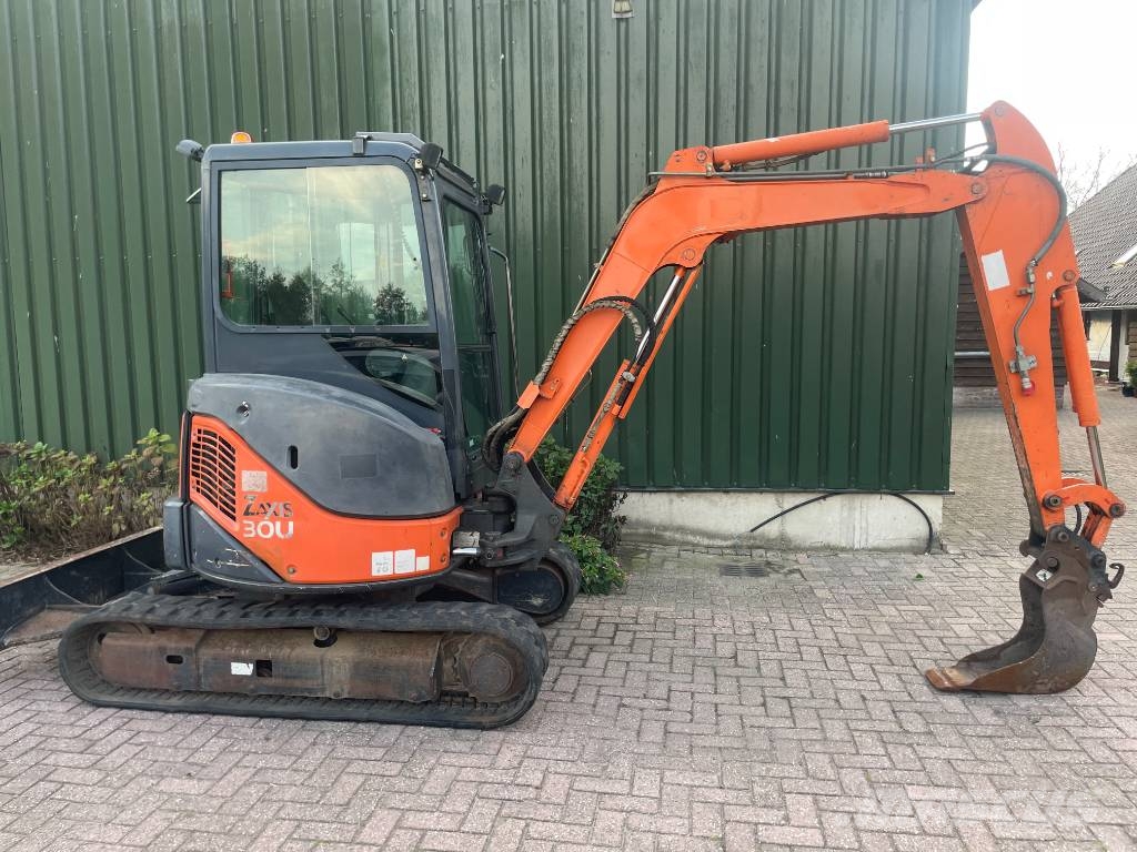 Hitachi ZX 30 U-2 3250kg ミニ油圧ショベル 7t以下（ミニユンボ・ミニディガー）