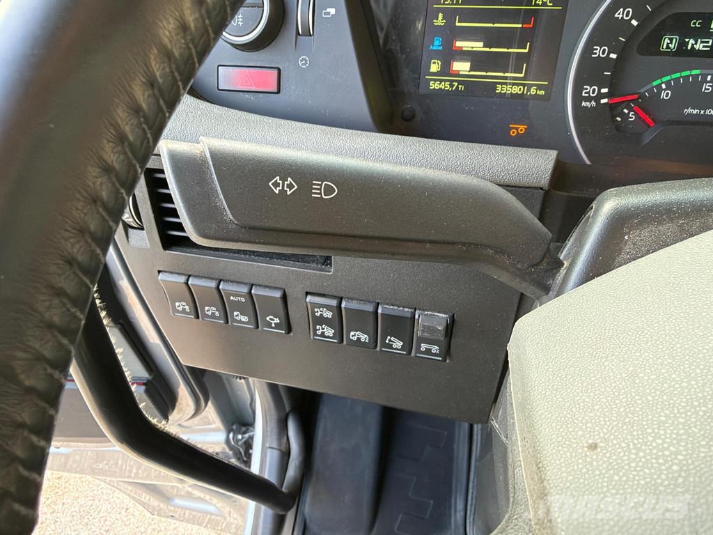Volvo FH540 8X4 EURO6 + RETARDER + STEEL/AIR + LIFTING A شاحنات قلابة