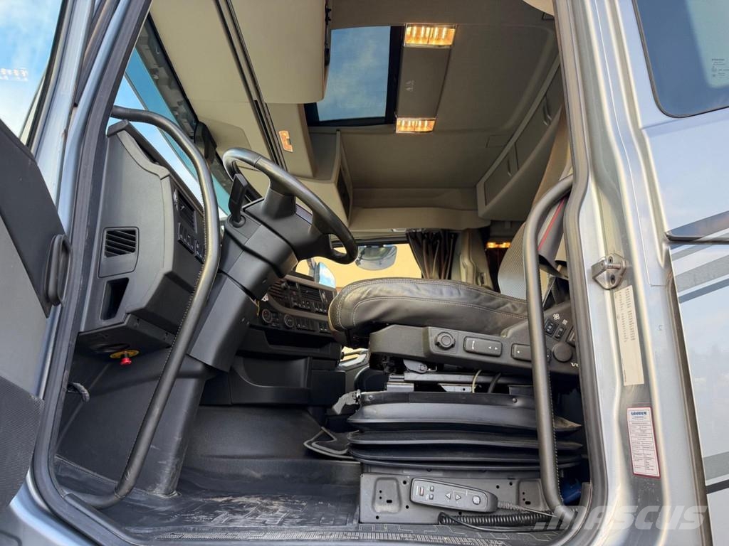 Volvo FH540 8X4 EURO6 + RETARDER + STEEL/AIR + LIFTING A شاحنات قلابة