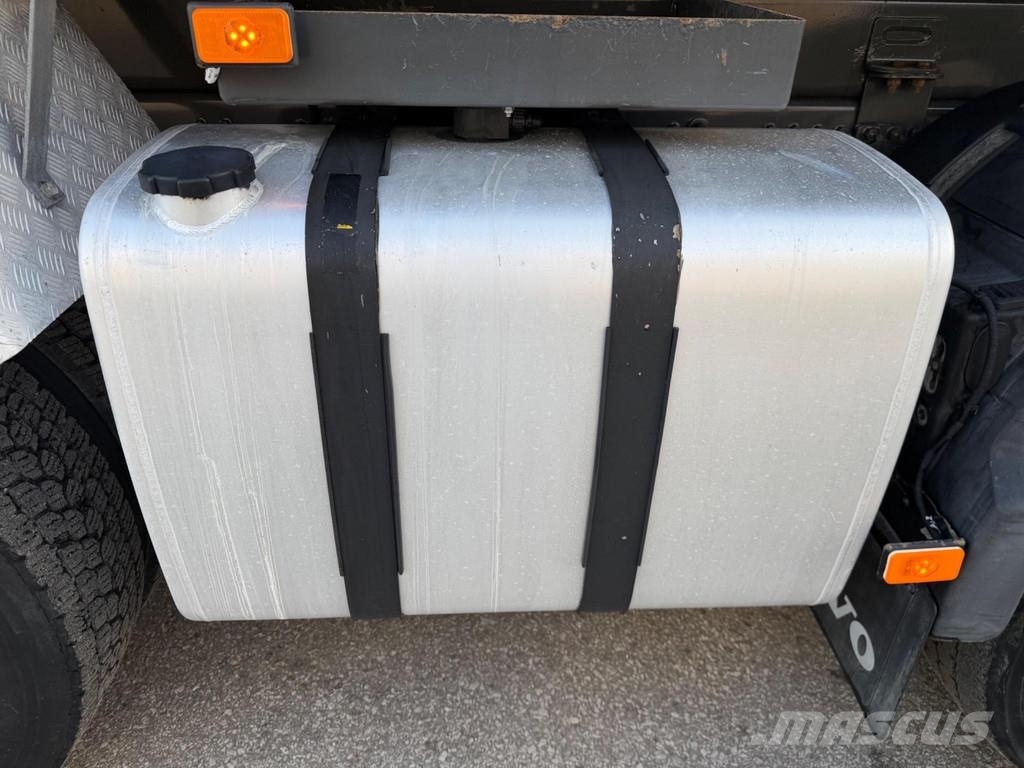 Volvo FH540 8X4 EURO6 + RETARDER + STEEL/AIR + LIFTING A شاحنات قلابة