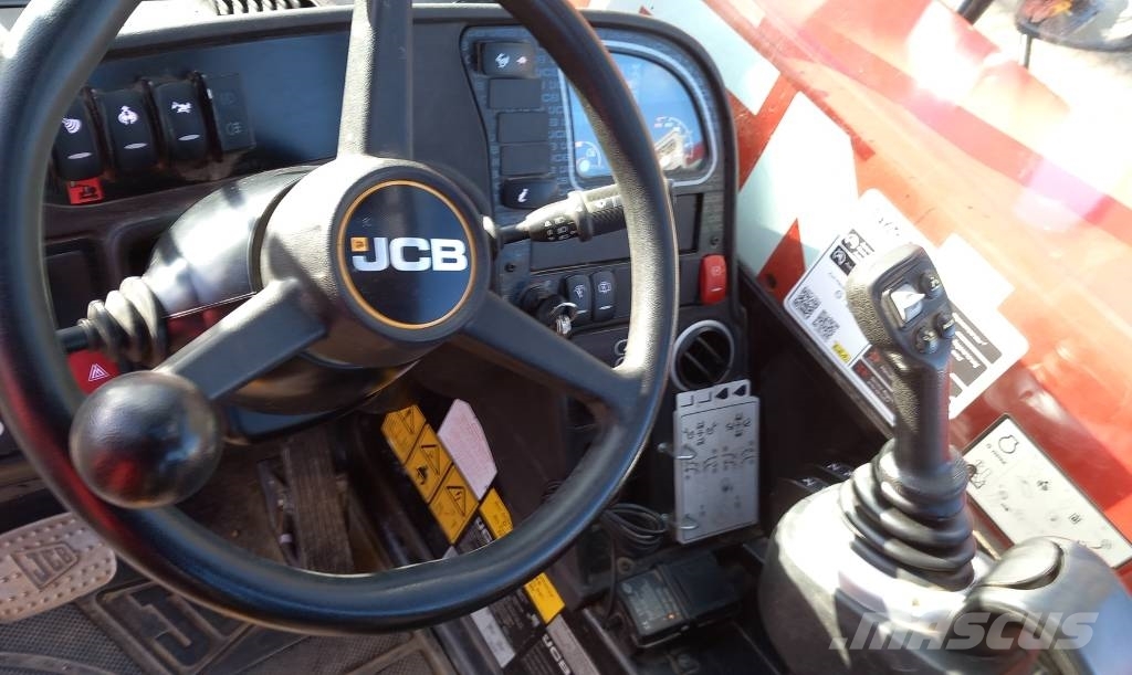 JCB 555P210R 伸缩臂叉装车|叉装车