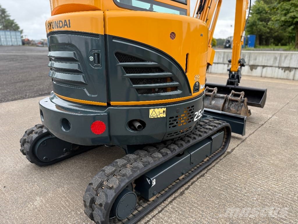 Hyundai R25Z-9 AK 小型挖土機/掘鑿機<7t(小型挖掘機)
