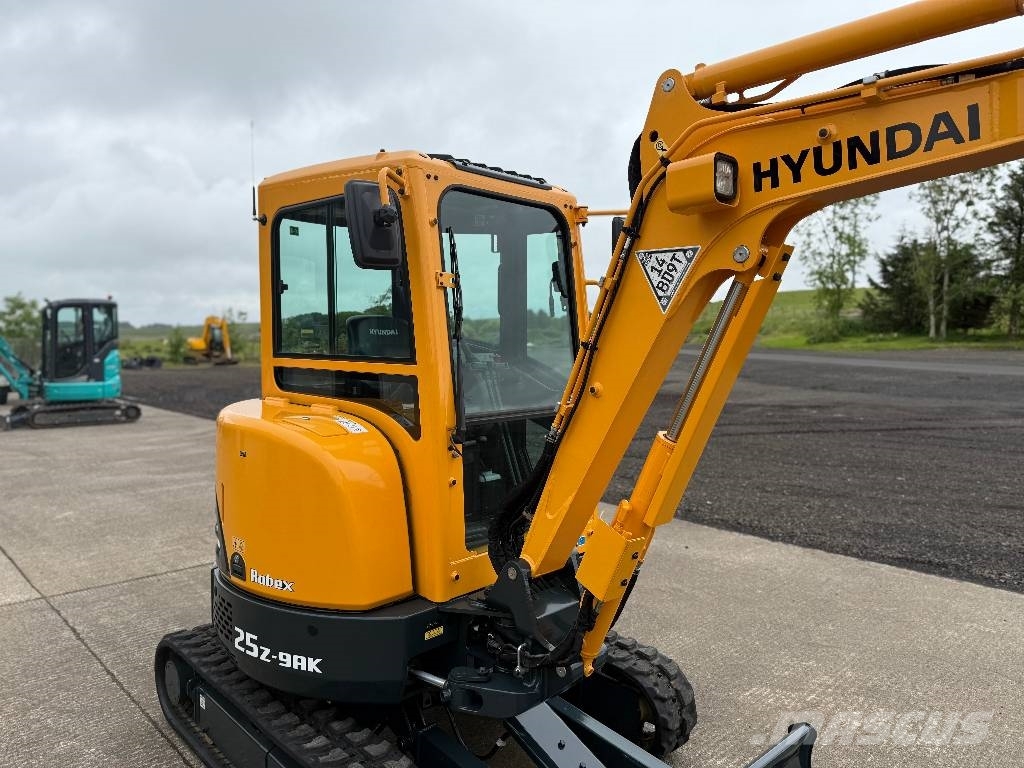 Hyundai R25Z-9 AK 小型挖土機/掘鑿機<7t(小型挖掘機)