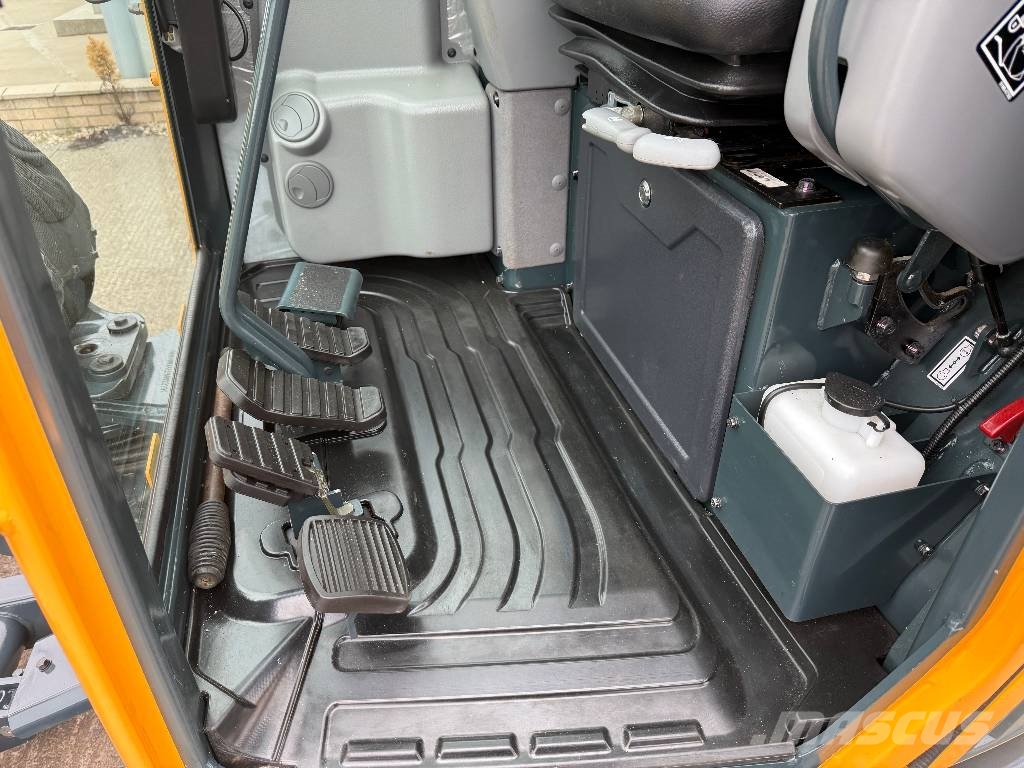 Hyundai R25Z-9 AK 小型挖土機/掘鑿機<7t(小型挖掘機)