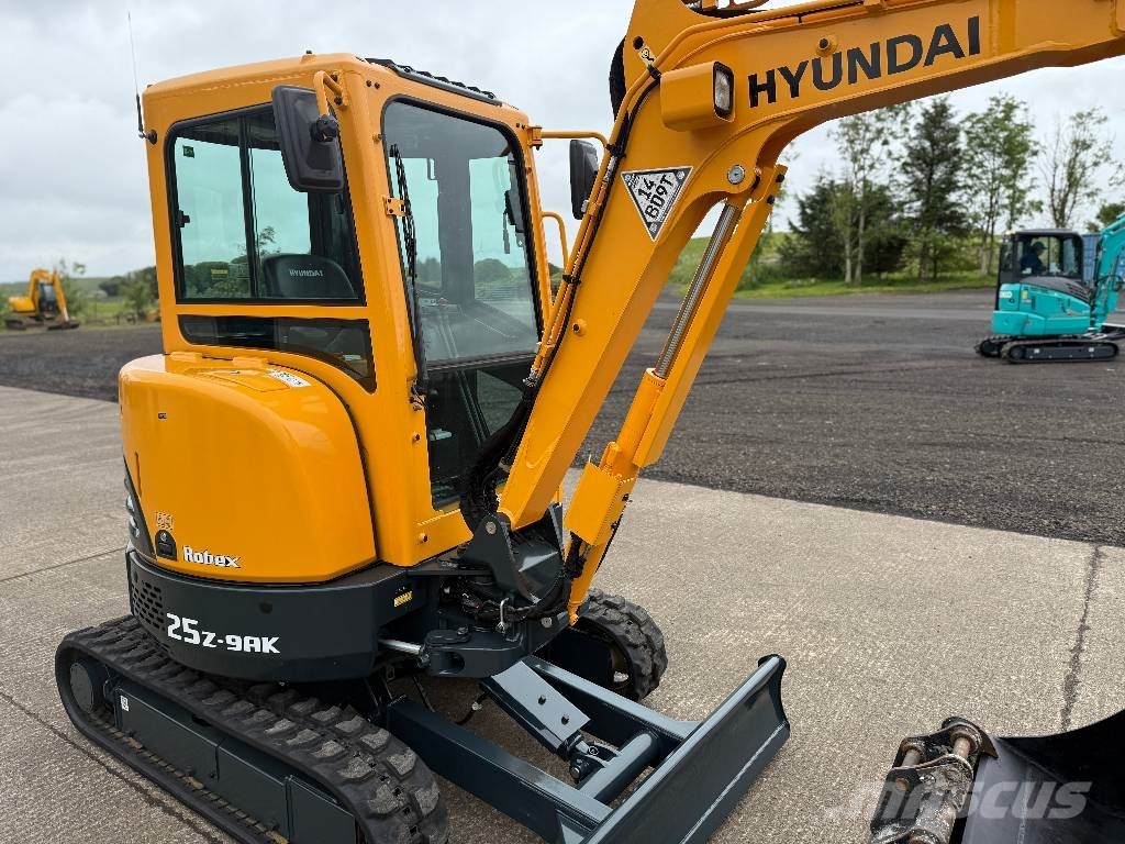 Hyundai R25Z-9 AK 小型挖土機/掘鑿機<7t(小型挖掘機)