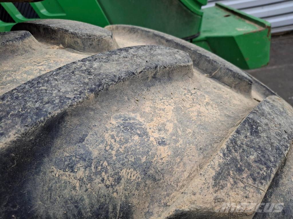 John Deere 6120 R Traktorji