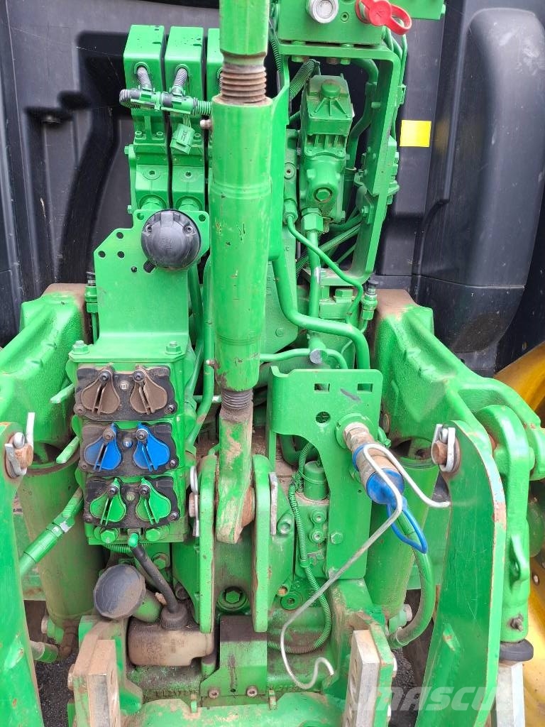 John Deere 6120 R Traktorji