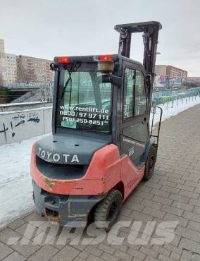 Toyota 02-8 FDF 25 Diesel forklifts
