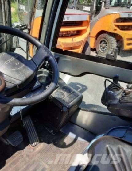 Toyota 02-8 FDF 25 Diesel forklifts
