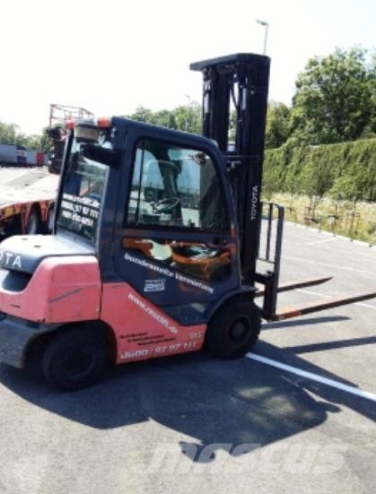 Toyota 02-8 FDF 25 Diesel forklifts