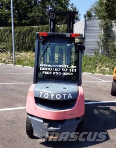 Toyota 02-8 FDF 25 Diesel forklifts
