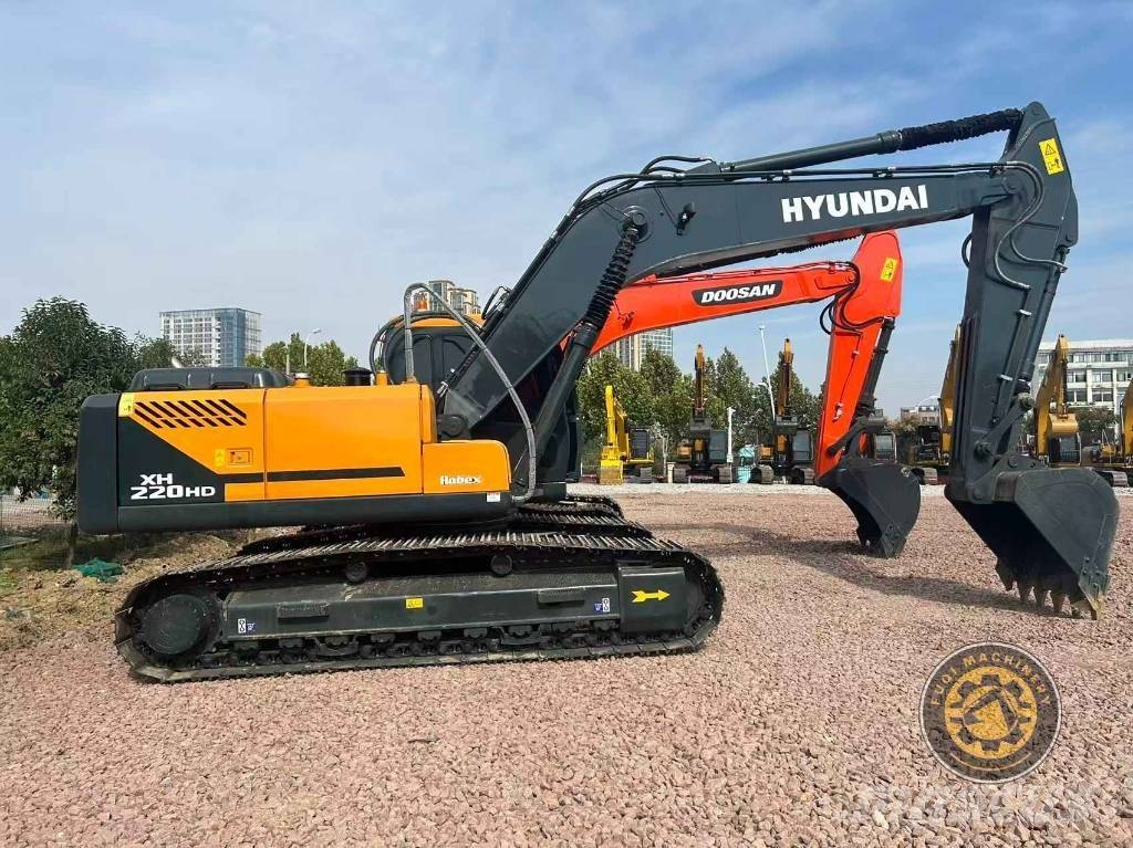 Hyundai 220HD 履带挖掘机