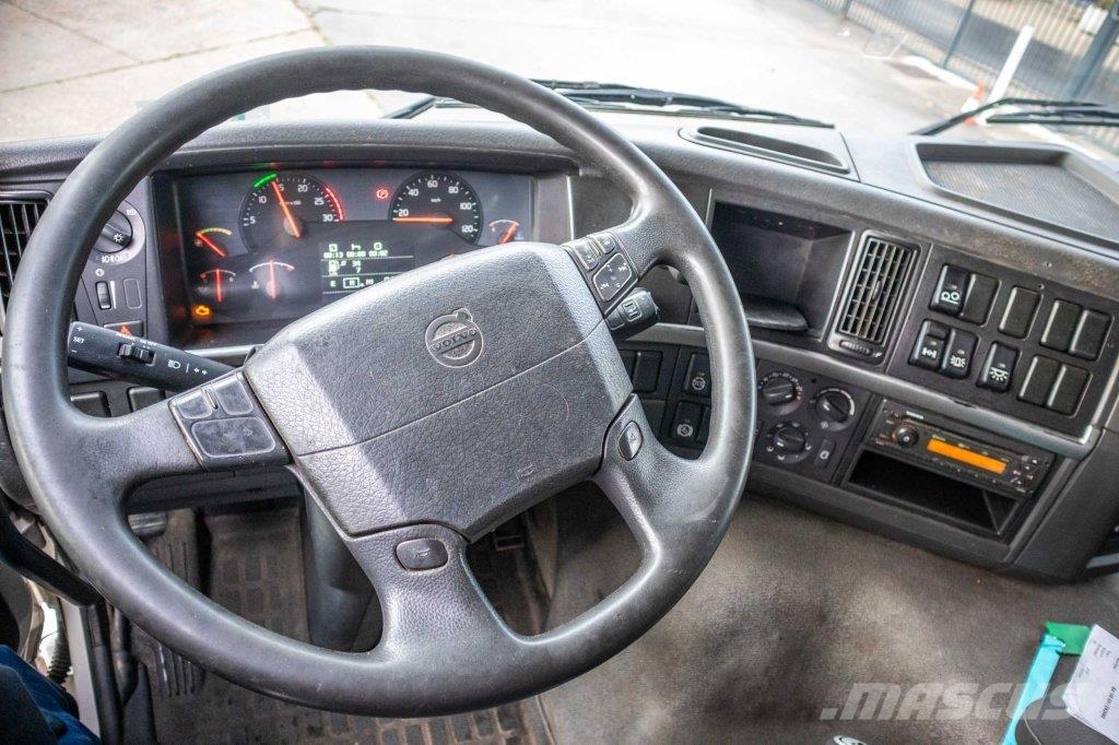 Volvo FM 330-6x2-E5+10 pneus/tires+intarder 篷布货车