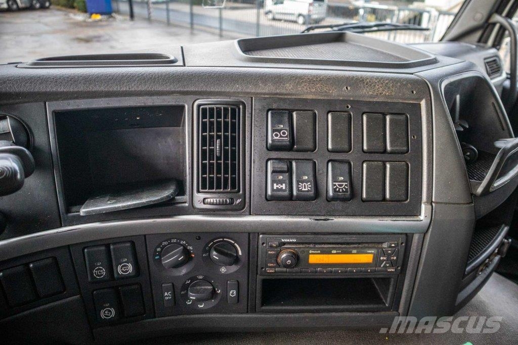 Volvo FM 330-6x2-E5+10 pneus/tires+intarder 篷布货车