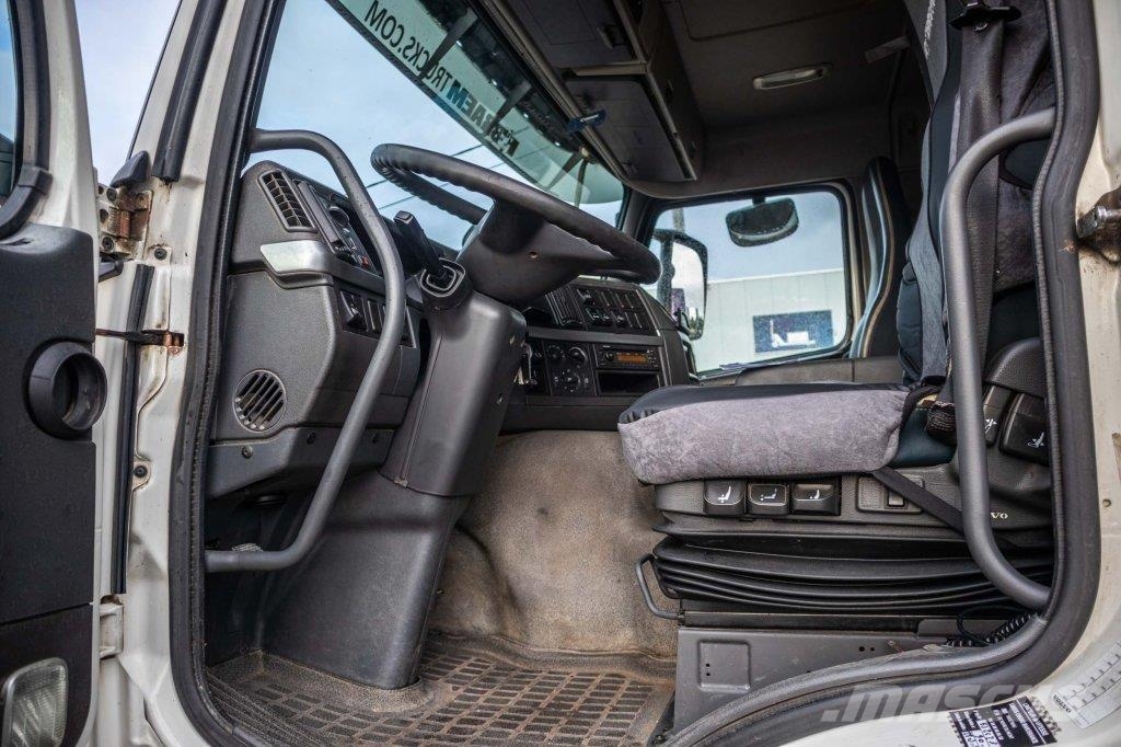Volvo FM 330-6x2-E5+10 pneus/tires+intarder 篷布货车
