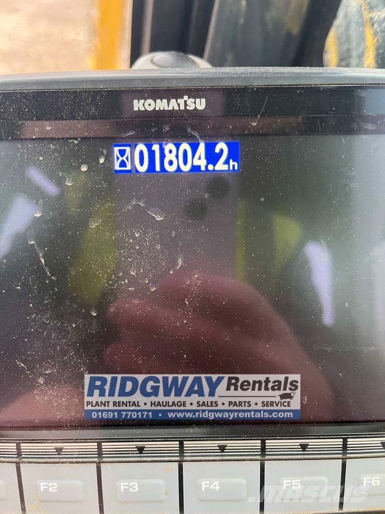Komatsu PW 98 MR-11 حفارات بعجل