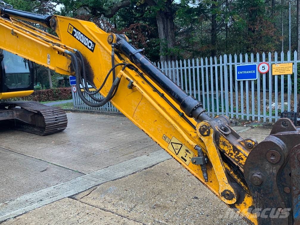 JCB JS 260 LC Gravemaskiner på larvebånd