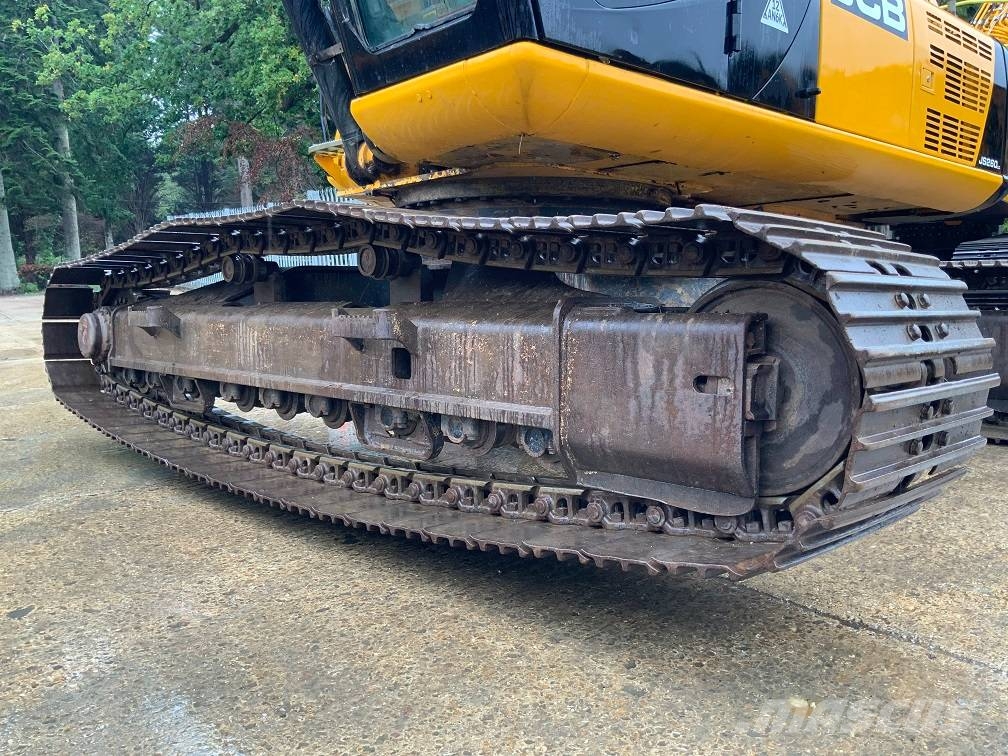 JCB JS 260 LC Gravemaskiner på larvebånd